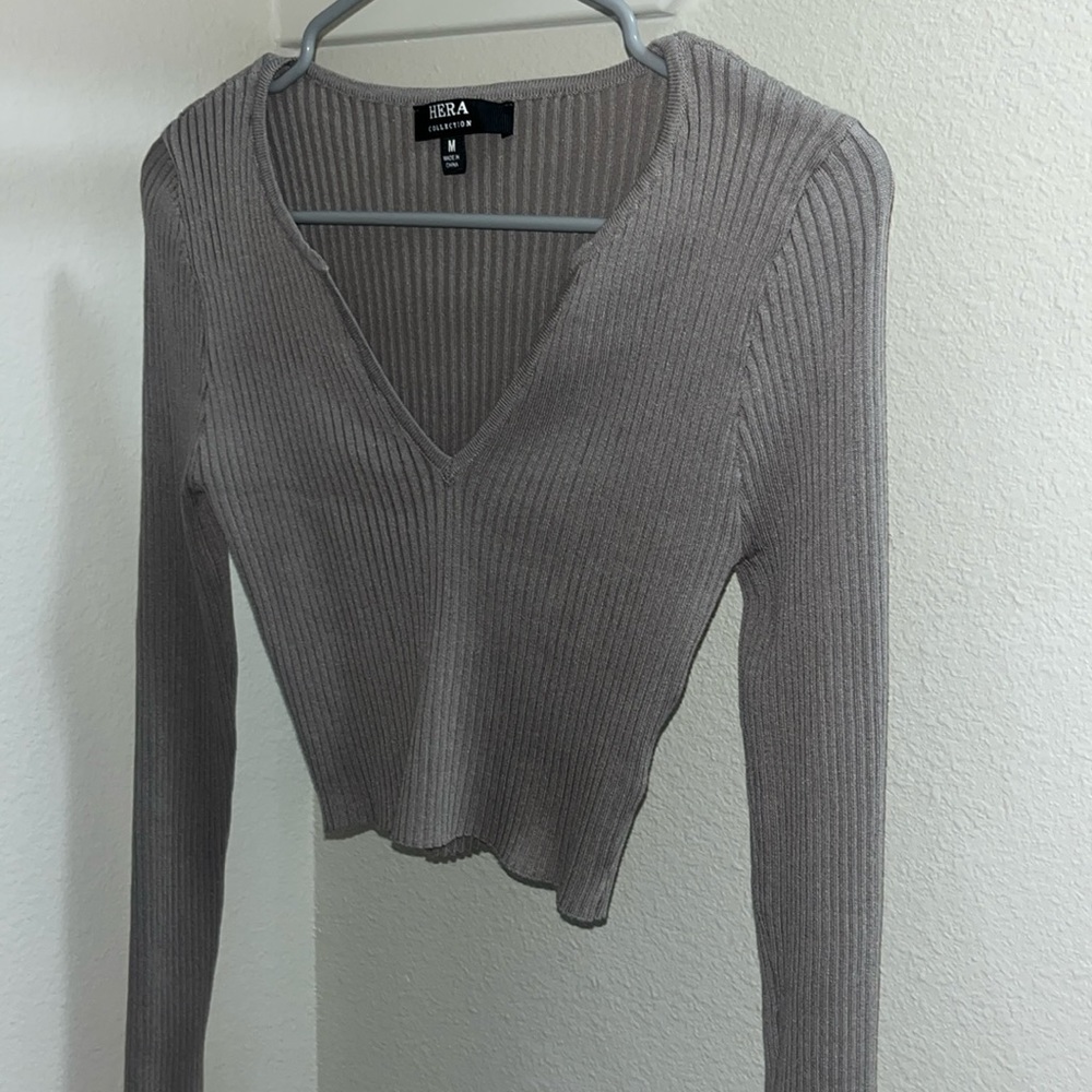 Grey cropped fitted long sleeve